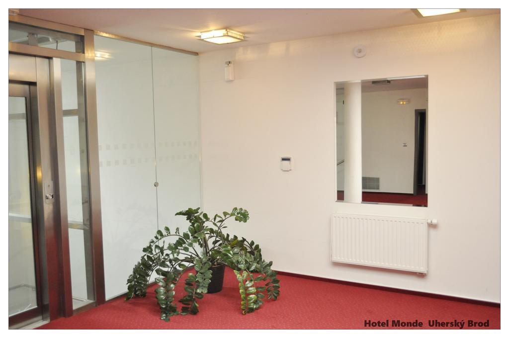 Hotel Monde Uhersky Brod Exterior photo