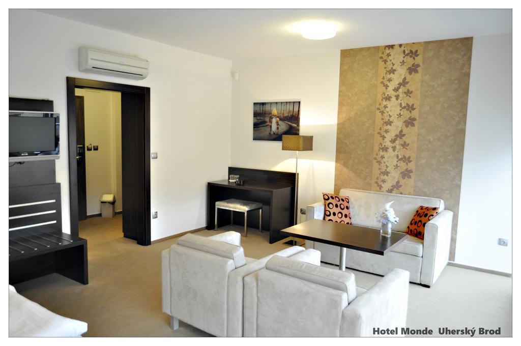 Hotel Monde Uhersky Brod Exterior photo
